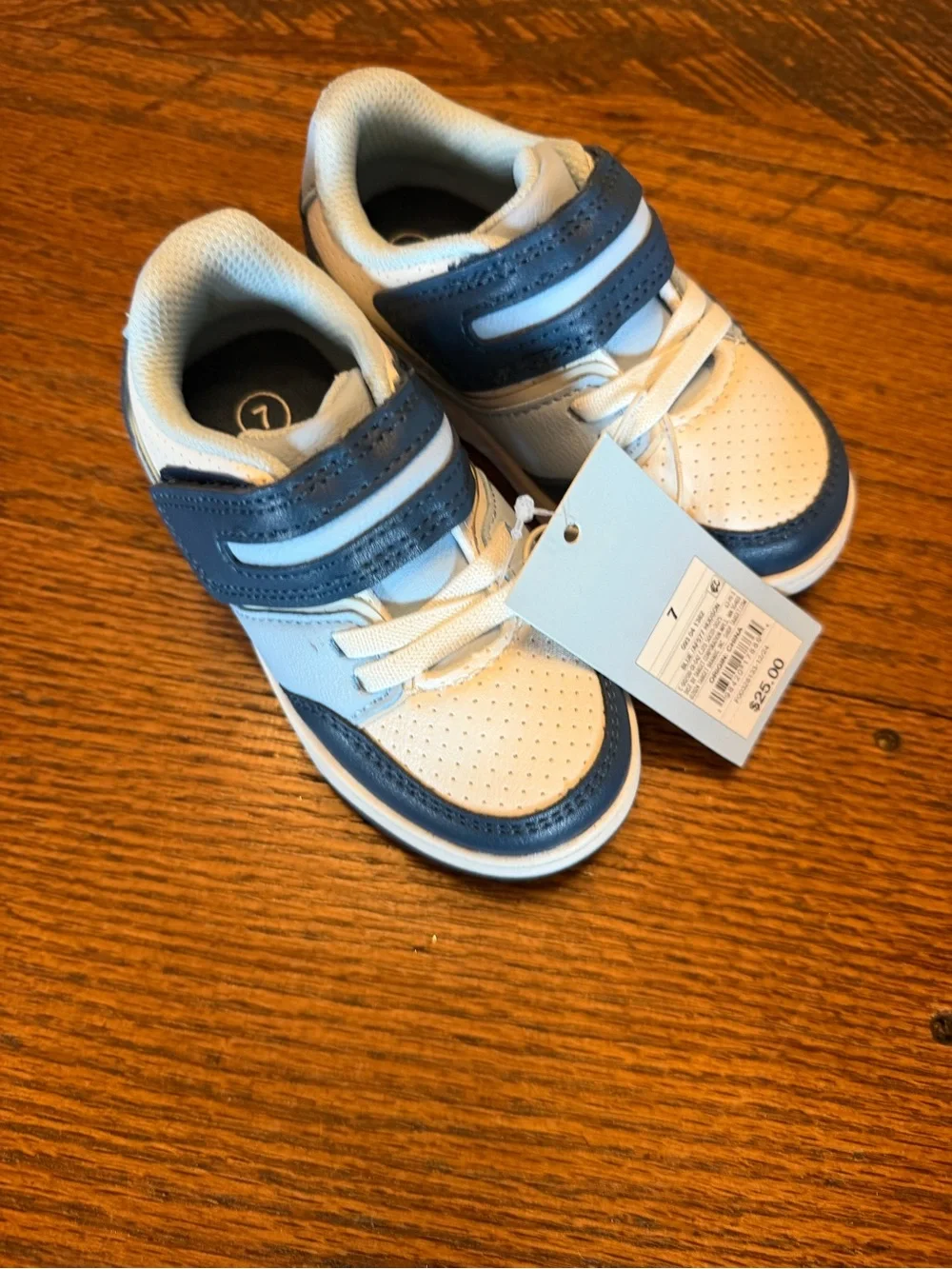 Cat & Jack White and Navy Toddler Velcro Sneakers Sz 7